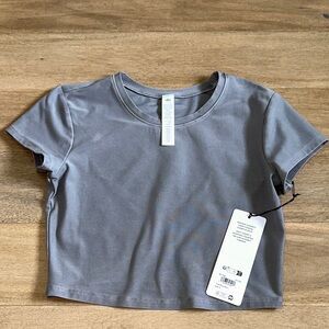 SOLD OUT cool grey wash Alosoft Crop Finesse Short Sleeve small